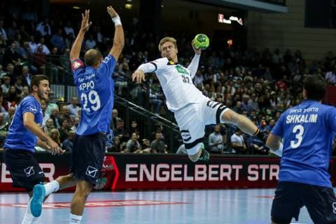 Germany Wetzlar Rittal Arena 20 10 2018 Handball EHF Euro 2020 Qualification Germany Israel Men A Group 1 Image v li Yosef Appo Israel 29 Franz Semper Germany 32 Copyright: HMBxMedia ThomasxJäger
