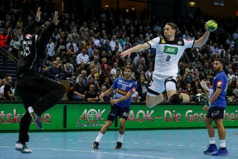 Germany Wetzlar Rittal Arena 20 10 2018 Handball EHF Euro 2020 Qualifiers Germany Israel Men A Group 1 Picture v left Goalkeeper Yahav Shanir Israel 55 Tobias Reichmann Germany 9 Copyright: HMBxMedia ThomasxJäger