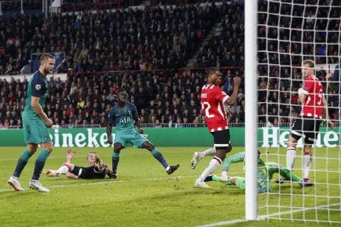 (L-R), Luuk de Jong of PSV, Davinson Sanchez of Tottenham Hotspur, Denzel Dumfries of PSV, Jeroen Zoet of PSV, Daniel Schwaab of PSV during the UEFA Champions League group C match between PSV Eindhoven and Tottenham Hotspur FC at the Phillips stadium on October 24, 2018 in Eindhoven, The Netherlands UEFA Champions League 2018 2019 xVIxVIxImagesx xJeroenxPutmansxIVx 12548592