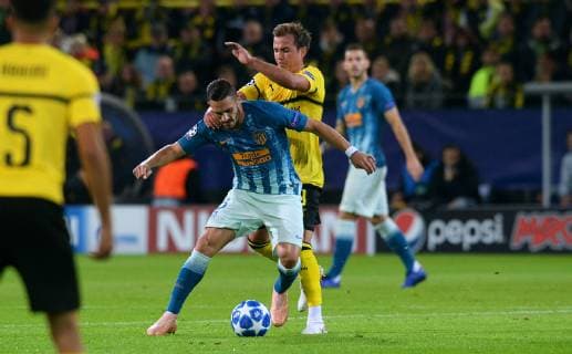 Football UEFA Champions League Men Season 2018 2019 Group A 3 Day 1 Signal Iduna Park Dortmund Bor Dortmund yellow Atletico Madrid blue Mario Götze BVB Koke ATM action UEFA REGULATIONS PROHIBIT ANY USE OF PHOTOGRAPH AS IMAGE SEQUENCES AND OR QUASI VIDEO