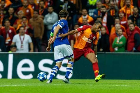 Turkey Istanbul 24 10 2018 UEFA Champions League 2018 19 Season Preliminary Round Group Stage Group D 3 Gameday Galatasaray Istanbul FC Schalke 04 Benjamin Stambouli S04 and Garry Rodrigues GAL in a duel DeFodi048