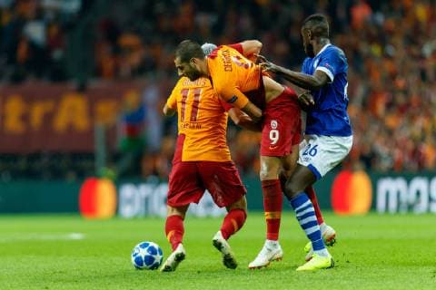 Turkey Istanbul 24 10 2018 UEFA Champions League 2018 19 Season Preliminary Group Stage Group D 3 Gameday Galatasaray Istanbul FC Schalke 04 Sinan Guemues GAL Eren Derdiyok GAL and Salif Sane S04 in a duel DeFodi048