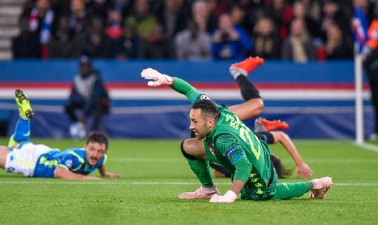 David Ospina ( SSC Napoli ) FOOTBALL : Paris Saint Germain vs Naples - Ligue des Champions - Paris - 24 10 2018 FedericoPestellini Panoramic 
