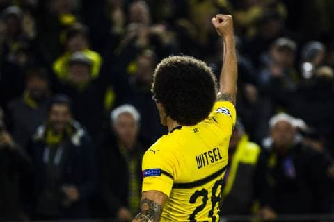 UEFA Champions League UEFA Cup Borussia Dortmund vs Atlético Madrid 24 10 2018 Signal Iduna Park Dortmund GER UEFA CL Borussia Dortmund vs Atlético Madrid UEFA REGULATORY PROPHIBIT ANY USE OF PHOTOGRAPH AS IMAGE SEQUENCES AND OR QUASI VIDEO Pictured picture shows Axel Witsel Borussia Dortmund 28 1 0 and cheers in front of the fans nordphotox xRauch nph00251