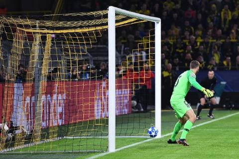 Soccer Champions League Group Stage 3 Gameday Borussia Dortmund Atletico Madrid on 24 10 2018 at Signal Iduna Park in Dortmund Goal to 1 0 by Axel Witsel Dortmund DFL DFB regulations prohibit any use of images as video sequences and or quasi video xRx