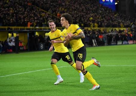24 10 2018 Football UEFA Champions League Season 2018 2019 Preliminary Round 3 Matchday Borussia Dortmund Atletico Madrid Cheers Axel Witsel Borussia Dortmund re and Mario Goetze Mario Götze Borussia Dortmund Team2