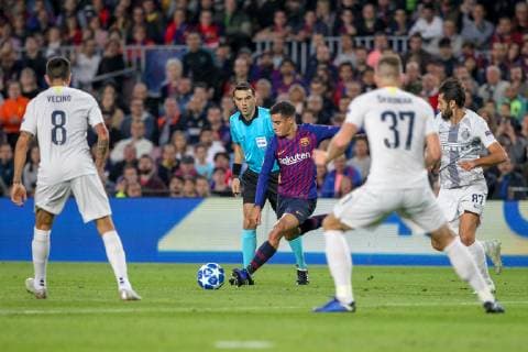 24th October 2018, Camp Nou, Barcelona, Spain; UEFA Champions League football, Barcelona versus Inter Milan; Coutinho of FC Barcelona Barca shoots from outside the box  ActionPlus12072978 PedroxSalado