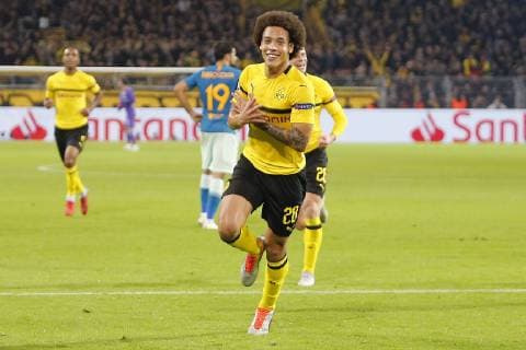 DORTMUND, 24-10-2018, Signal Iduna Park season 2018 2019, Champions League, Dortmund player Alex Witsel celebrating the 1-0 during the match Dortmund - Atletico Madrid. Dortmund - Atletico Madrid  x2564694x