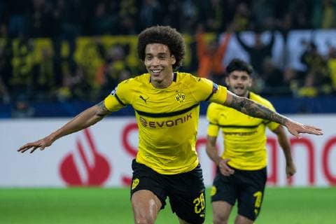 24 10 2018 xkvx Football UEFA Champions League Borussia Dortmund Atletico Madrid emporer sc Goal celebration celebrate the goal 1 0 by Axel Witsel Borussia Dortmund DFL DFB REGULATIONS PROHIBIT ANY USE OF PHOTOGRAPHS as IMAGE SEQUENCES and or QUASI VIDEO Dortmund