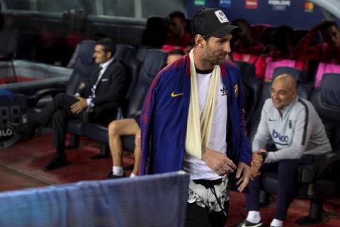 FC Barcelona Barca s Argentinian striker Lionel Messi, who has an injured arm, during the UEFA Champions League 3rd round match between FC Barcelona and Inter Milan, at the Camp Nou stadium, in Barcelona, Catalonia, Spain, 24 October 2018. FC Barcelona vs. Inter Milan !ACHTUNG: NUR REDAKTIONELLE NUTZUNG!  Copyright: xEnricxFontcubertax CAT03 20181024-636760163759340006