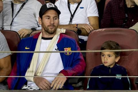 October 24, 2018 - Barcelona, Catalonia, Spain - The injured player of FC Barcelona Barca Leo Messi, observes with his son Thiago, the UEFA Champion Leage match between FC Barcelona and Internazionale Milano at Camp Nou Stadium in Barcelona, Catalonia, Spain on October 24, 2018 FC Barcelona v FC Internazionale - UEFA Champions League Group B  - ZUMAn230 20181024_zaa_n230_326 Copyright: xMiquelxLlopx