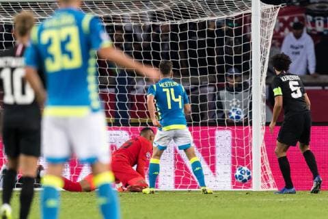 Dries Mertens of SSC Napoli scores during the UEFA Champions League group C match between Paris St Germain and SSC Napoli at the Parc des Princes on October 24, 2018 in Paris, France UEFA Champions League 2018 2019 xVIxVIxImagesx xGerritxvanxKeulenxIVx 12550107