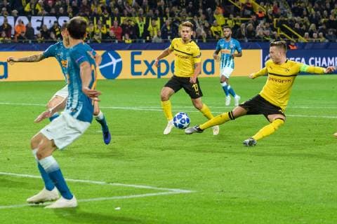 Raphael Guerreiro Borussia Dortmund 13 scored the Goal to the 2 0 with Marco Reus Borussia Dortmund 11 in the Champions League match between Borussia Dortmund and Atletico Madrid on 24 10 2018 Borussia Dortmund vs Atletico Madrid Champions League 24 10 2018 Dortmund Copyright: xSchuelerx xEibnerx-xPressefotox EP_EER