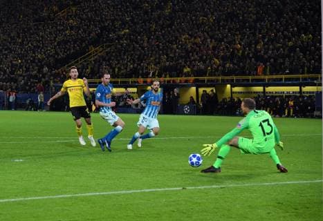 24 10 2018 Football UEFA Champions League Season 2018 2019 Preliminary Round 3 Matchday Borussia Dortmund Atlético Madrid Raphael Guerreiro Borussia Dortmund li scored the goal to 4 0 Team2