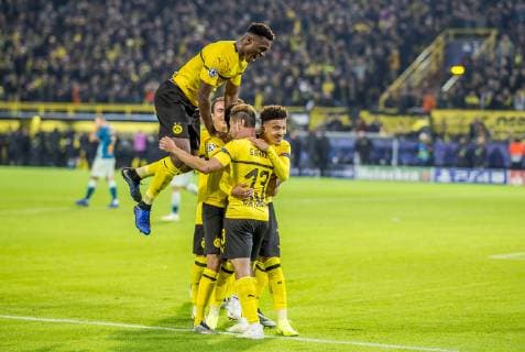 Football UEFA Champions League CL Season 2018 2019 3 Round Borussia Dortmund Athletico Madrid in Dortmund North Rhine Westphalia The Dortmund cheer after the gate to 4 0 Copyright: xKirchner DavidxInderliedx