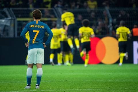 24 10 2018 xkvx Football UEFA Champions League Borussia Dortmund Atlético Madrid emspor v l Torjubel Goal celebration celebrate the goal to 4 0 by Raphael Guerreiro BVB Borussia Dortmund with the team DFL DFB REGULATIONS PROHIBIT ANY USE OF PHOTOGRAPH as IMAGE SEQUENCES and or QUASI VIDEO Dortmund