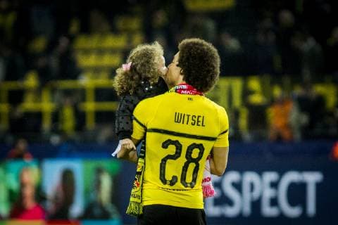 ENG UEFA CL Borussia Dortmund vs Atlético Madrid 24 10 2018 Signal Iduna Park Dortmund GER UEFA CL Borussia Dortmund vs Atlético Madrid UEFA REGULATORY PROPHIBIT ANY USE OF PHOTOGRAPH AS IMAGE SEQUENCES AND OR QUASI VIDEO picture picture shows Mario Goetze Borussia Dortmund 10 with Marco Reus Borussia Dortmund 11 after the game in conversation during the lap of honor nordphotox xRauch nph00251