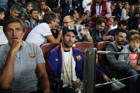 October 24, 2018 - Barcelona, Spain - Barcelona, Spain, October 24, 2018: Lionel Messi of FC Barcelona Barca with an injured arm is pictured ahead of the UEFA Champions League, Group B football match between FC Barcelona and FC Internazionale on October 24, 2018 at Camp Nou stadium in Barcelona, Spain Football - UEFA Champions League - FC Barcelona vs FC Internazionale  - ZUMAb169 20181024_zaa_b169_001 Copyright: xManuelxBlondeau Aop.Pressx