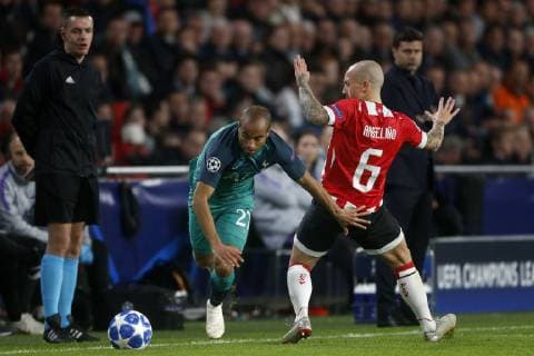 (L-R), Lucas of Tottenham Hotspur, Jose Angelino of PSV during the UEFA Champions League group C match between PSV Eindhoven and Tottenham Hotspur FC at the Phillips stadium on October 24, 2018 in Eindhoven, The Netherlands UEFA Champions League 2018 2019 xVIxVIxImagesx xJeroenxPutmansxIVx 12553300