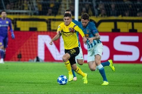 24 10 2018 xkvx Football UEFA Champions League Borussia Dortmund Atletico Madrid Christian Pulisic BVB Borussia Dortmund Saul Atletico Madrid DFL DFB REGULATIONS PROHIBIT ANY USE OF PHOTOGRAPH as IMAGE SEQUENCES and or QUASI VIDEO Dortmund