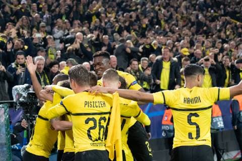 24 10 2018 xkvx Football UEFA Champions League Borussia Dortmund Atletico Madrid emporer sc Goal celebration celebrate the goal 1 0 by Axel Witsel Borussia Dortmund DFL DFB REGULATIONS PROHIBIT ANY USE OF PHOTOGRAPHS as IMAGE SEQUENCES and or QUASI VIDEO Dortmund