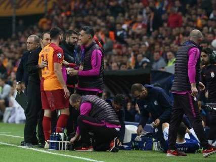 Sinan Gumus of Galatasaray and Suat Serdar of FC Schalke 04 during the UEFA Champions League Group D match between Galatasaray and FC Schalke 04 at Turk Telekom Stadium in Istanbul , Turkey on October 24 , 2018. 