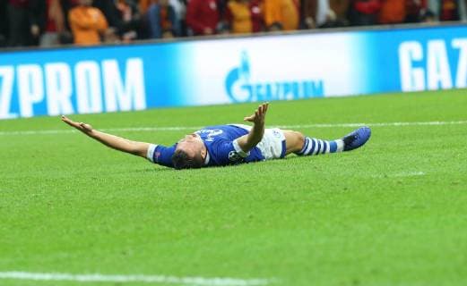 Yevhen Konoplyanka of FC Schalke 04 during the UEFA Champions League Group D match between Galatasaray and FC Schalke 04 at Turk Telekom Stadium in Istanbul , Turkey on October 24 , 2018. 
