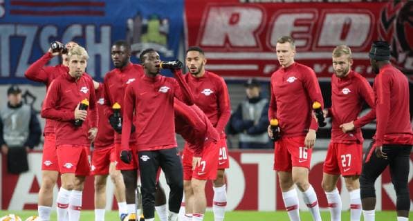 RB Leipzig Celtic Glasgow Soccer Euro League Leipzig 25 10 2018 Red Bull Arena Soccer UEFA Euro League Group B 3 Gameday RB Leipzig vs Celtic Glasgow The picture shows warming up before the game. Drinking break According to UEFAs regulations, it is prohibited to play in the stadium and or the game Photographing in the form of sequence images and or video-like photo series to be used or recycled
