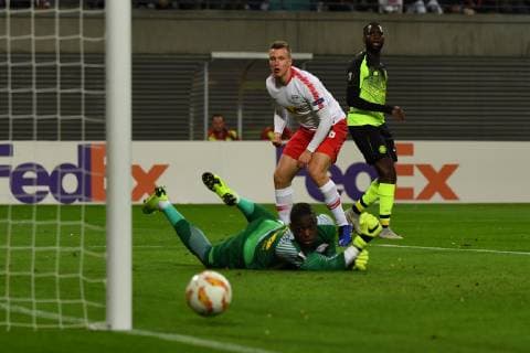 Soccer Men Season 2018 2019 Europa League Group B 3 Gameday RB Leipzig Celtic Glasgow TW Yvon Mvogo No 28 Celtic Glasgow Lukas Klostermann No 16 RB Leipzig Odsonne Edouard No 22 Celtic Glasgow 25 10 2018 Copyright: xMatthiasxKochx
