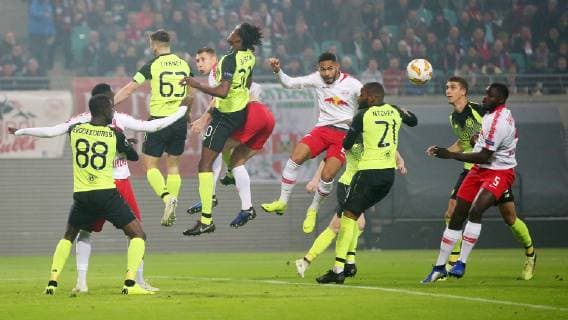 RB Leipzig Celtic Glasgow Soccer Euro League Leipzig 25 10 2018 Red Bull Arena Soccer UEFA Europa League Group B Gameday 3 RB Leipzig GER vs Celtic FC Glasgow FC SCO Pictured Dedryck Boyata with 20 Celtic against Willi Orban 4 RB Leipzig and Matheus Cunha 20 RB Leipzig UEFA æregulations prohibit any use of photographs as image sequences and or quasi video