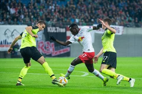 25 10 2018 xkvx Football UEFA Europa League RB Leipzig Celtic Glasgow emporer Jozo Simunovic Celtic Glasgow Bruma RB Leipzig Ryan Christie Celtic Glasgow DFL DFB REGULATIONS PROHIBIT ANY USE OF PHOTOGRAPH as IMAGE SEQUENCES and or QUASI VIDEO Leipzig