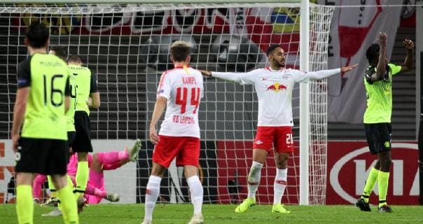 GER Europa League Group B RasenBallsport Leipzig vs Celtic Glasgow 25 10 18 Leipzig Red Bull Arena GER Season 2018 2019 UEFA Europa League Group B 3 Gameday of 6 RasenBallsport Leipzig vs Celtic Glasgow at goal Torjubel Matheus Cunha Leipzig at the gate to 1 0 DFL regulations prohibit any use of photographs as image sequences and or quasi video