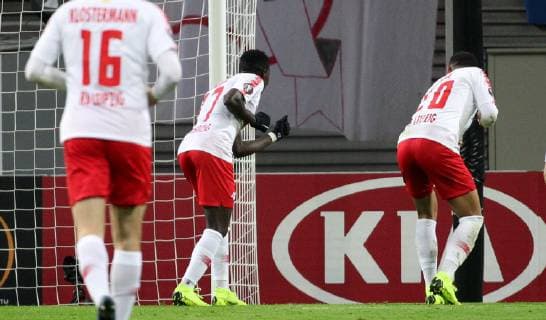 GER Europa League Group B RasenBallsport Leipzig vs Celtic Glasgow 25 10 18 Leipzig Red Bull Arena GER Season 2018 2019 UEFA Europa League Group B 3 Gameday of 6 RasenBallsport Leipzig vs Celtic Glasgow in the picture Torjubel Bruma and Matheus Cunha Leipzig after the gate to the 2 0 by Bruma DFL regulations prohibit any use of photographs as image sequences or quasi video