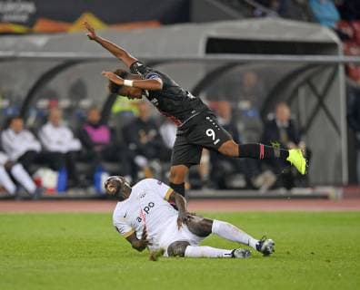 25 10 2018 Football UEFA Europa League 2018 2019 Group stage 3 Gameday FC Zurich Bayer Leverkusen at Letzigrund Stadion Zurich v li Pa Modou Zurich v LeB Bailey Leverkusen DFL and DFB regulations prohibit any use of images