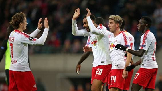 25 10 2018 Football UEFA Europa League 2018 2019 Group Stage 3 Gameday RB Leipzig Celtic in the Red Bull Arena Leipzig Jubilee RB Leipzig Goal to the 1 0 LR Marcel Sabitzer RB Leipzig Scorer Matheus Cunha RB Leipzig Kevin Kampl RB Leipzig and Bruma RB Leipzig DFL and DFB regulations prohibit any use of photographs as image sequences or quasi-video