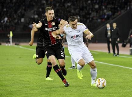 25 10 2018 Zurich Stadium Letzigrund Football Mens Season 2018 2019 FC Zuerich Bayer 04 Leverkusen UEFA Europa League Pictured 21 Dominik Kohr Bayer 04 Leverkusen vs. Benjamin Kololli FC Zurich Action nZweikampf