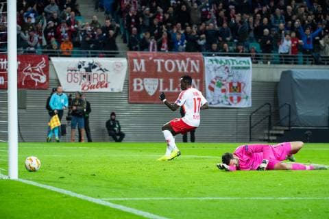 25 10 2018 xkvx Football UEFA Europa League RB Leipzig Celtic Glasgow emspor v l goal Torjubel Goal celebration celebrate the goal to 2 0 by Bruma RB Leipzig DFL DFB REGULATIONS PROHIBIT ANY USE OF PHOTOGRAPHS as IMAGE SEQUENCES and or QUASI VIDEO Leipzig