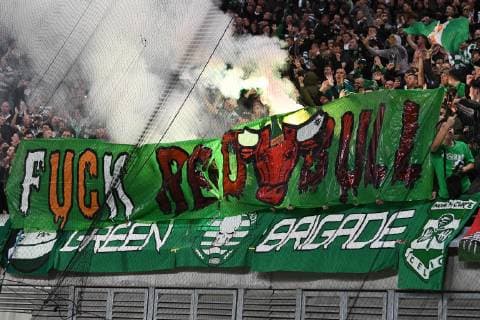 Football Mens Season 2018 2019 Europa League Group B 3 Gameday RB Leipzig Celtic Glasgow Fans of Celtic Glasgow Burn in Fireblock Fireworks from Green Banner Placard Banner with Fuck Red Bull 25 10 2018 Copyright: xMatthiasxKochx