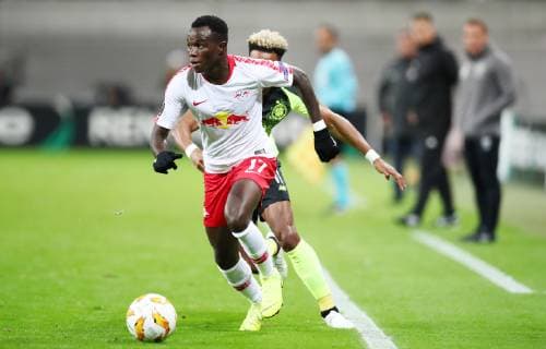 RB Leipzig Celtic Glasgow Soccer Euro League Leipzig 25 10 2018 Red Bull Arena Soccer UEFA Europa League Group B Gameday 3 RB Leipzig GER vs Celtic FC Glasgow FC SCO Pictured Bruma 17 RB Leipzig ahead of Scott Sinclair 11 Celtic UEFA æregulations prohibit any use of photographs as image sequences and or quasi video
