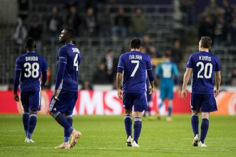 Anderlecht s players look dejected after the match between Belgian soccer team RSC Anderlecht and Turkish team Fenerbahce, Thursday 25 October 2018 in Anderlecht on the third day of the UEFA Europa League group stage, in group D. JASPERxJACOBS  x05455185x