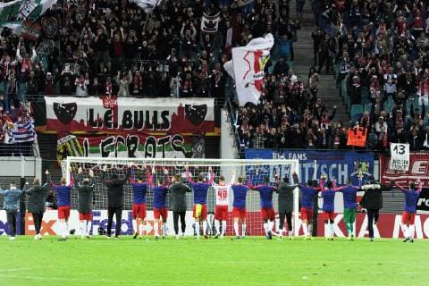 UEFA Europa League 2018 2019 Group Stage Group Stage 3 Gameday RB Leipzig vs Celtic FC Glasgow 25 10 2018 After the 2 0 victory, the players of RB Leipzig thank the fans Leipzig Saxony Germany