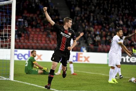 25 10 2018 Zuerich Stadion Letzigrund Football Mens Season 2018 2019 FC Zuerich Bayer 04 Leverkusen UEFA Europa League The picture Sven Bender Reigned in vain Allyar Aghayey AZE defeated Bayer 04 Leverkusen