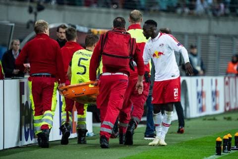 25 10 2018 xkvx Football UEFA Europa League RB Leipzig Celtic Glasgow emspor v Jozo Simunovic Celtic Glasgow replaced injured DFL DFB REGULATIONS PROHIBIT ANY USE OF PHOTOGRAPH as IMAGE SEQUENCES and or QUASI VIDEO Leipzig