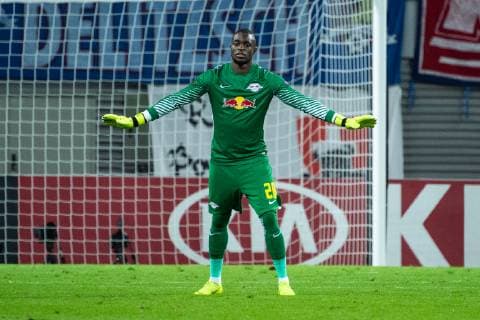 25 10 2018 xkvx Football UEFA Europa League RB Leipzig Celtic Glasgow emspor v Yvon Mvogo RB Leipzig gestures gestures with gesture gestures. DFL DFB REGULATIONS PROHIBIT ANY USE OF PHOTOGRAPH as IMAGE SEQUENCES and or QUASI VIDEO Leipzig