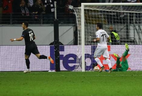 goal Goal to 1 0 for Filip Kostic Eintracht Frankfurt because goalkeeper Bruno Vale Apollon Limassol FC slips the ball through his arms and legs 25 10 2018 Eintracht Frankfurt vs Apollon Limassol FC Commerzbank Arena Europa League 3 Matchday DISCLAIMER DFL regulations prohibit any use of photographs as image sequences and or quasi video