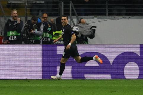 celebrate the goal Goalie 1 0 by Filip Kostic Eintracht Frankfurt 25 10 2018 Eintracht Frankfurt vs Apollon Limassol FC Commerzbank Arena Europa League 3 Matchday DISCLAIMER DFL regulations prohibit any use of images as image sequences and or quasi video