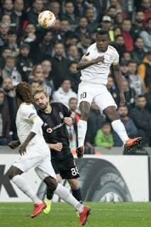 Besiktas Caner Erkin and Genk s Aly Mbwana Samatta fight for the ball during the match between Belgian soccer team KRC Genk and Turkish club Besiktas, in Istanbul, Turkey, Thursday 25 October 2018 on the third day of the UEFA Europa League group stage, in group I. YORICKxJANSENS  x05455234x
