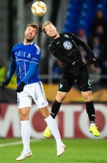 181025 Patrick Mortensen of Sarpsborg 08 and Oscar Lewicki of Malmö FF during the Europe League group stage match between Sarpsborg 08 and Malmö FF on October 25, 2018 in Sarpsborg Photo Petter Arvidson BILDBYR N Code PA 92137  Copyright: PETTERxARVIDSON BB181025PA030