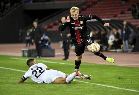 25 10 2018 Zuerich Stadium Letzigrund Football Mens Season 2018 2019 FC Zuerich Bayer 04 Leverkusen UEFA Europa League In the picture Julian Brandt Leverkusen against Kevin Rueegg FC Zurich on the ground Action