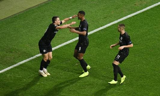 25 10 2018 xmhx Soccer UEFA Europa League Eintracht Frankfurt Apollon Limassol FC emspor vl Filip Kostic Eintracht Frankfurt scores a goal achieves a goal meets the goal to score goal scored to 1 0 rejoicing joy cheering happy Filip Kostic Eintracht Frankfurt Sebastien Haller Eintracht Frankfurt Mijat Gacinovic Eintracht Frankfurt DFL DFB REGULATIONS PROHIBIT ANY USE OF PHOTOGRAPHS as IMAGE SEQUENCES and or QUASI VIDEO Frankfurt am Main